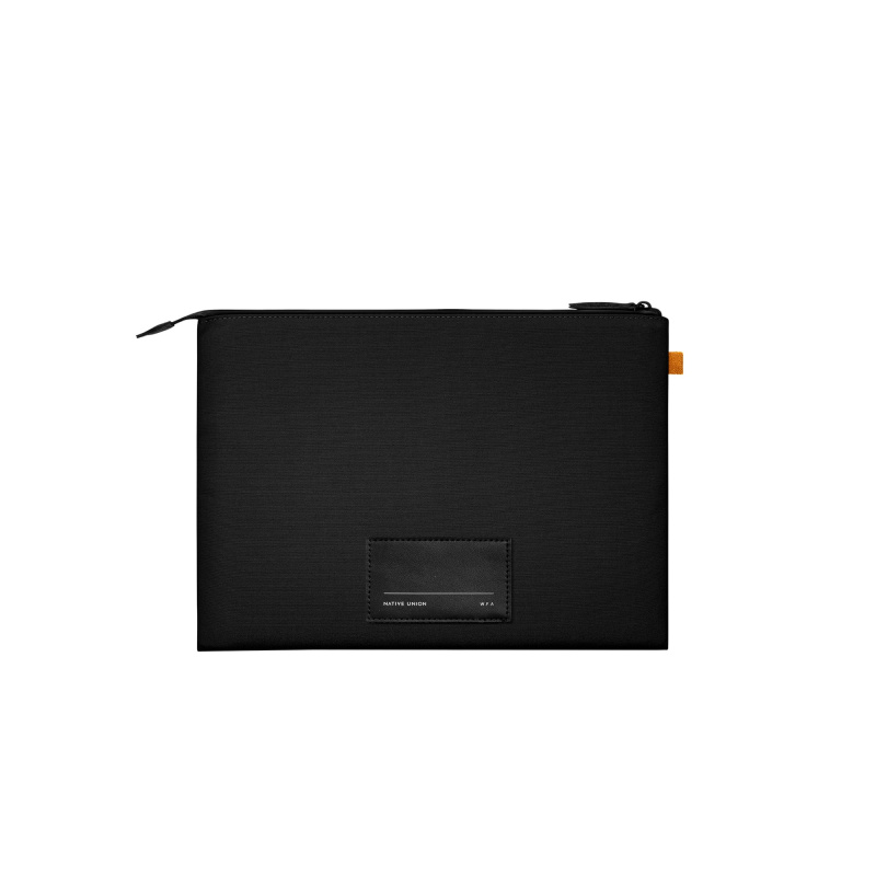 На фото изображено Чехол-конверт Native Union Stow Lite Sleeve 13", черный