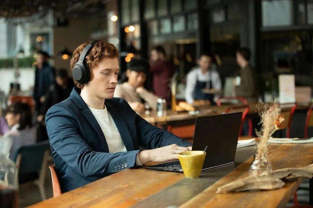 Беспроводные наушники Sony WH-1000XM4, Чёрный